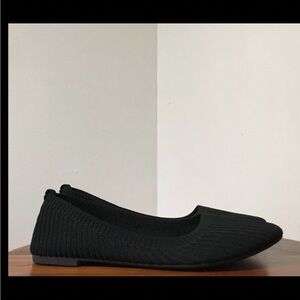 Danskin Hope slip-on knit flat. New in box.